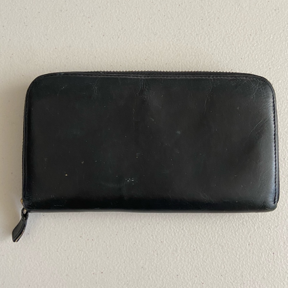 Black women’s wallet